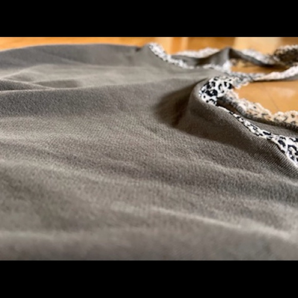 Grey leopard tank
